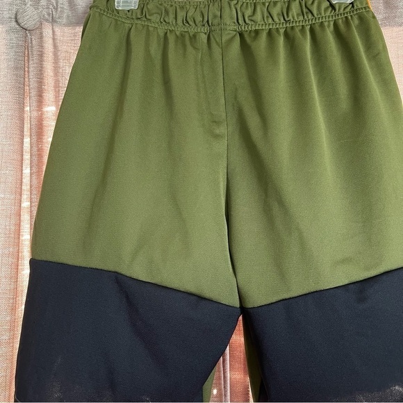 NWT Nike Men's Rough Green Dri-FIT Knit Hybrid 9" Training Shorts Size Small - Picture 12 of 13